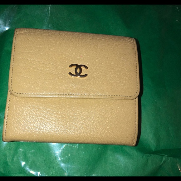 CHANEL Handbags - Small CHANEL wallet 100% authentic